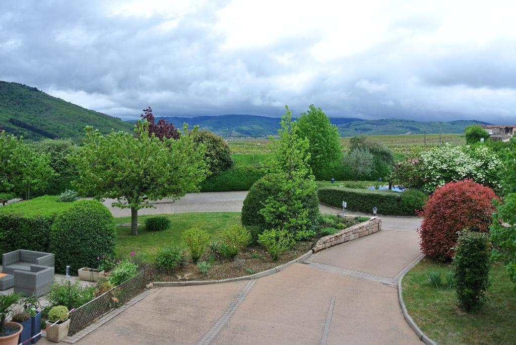 Hotel Des Vignes Julienas Exterior photo